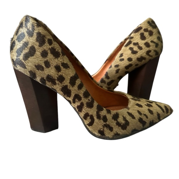 🐆Carrano Leopard Print Fur Heels🐆 - Picture 2 of 9